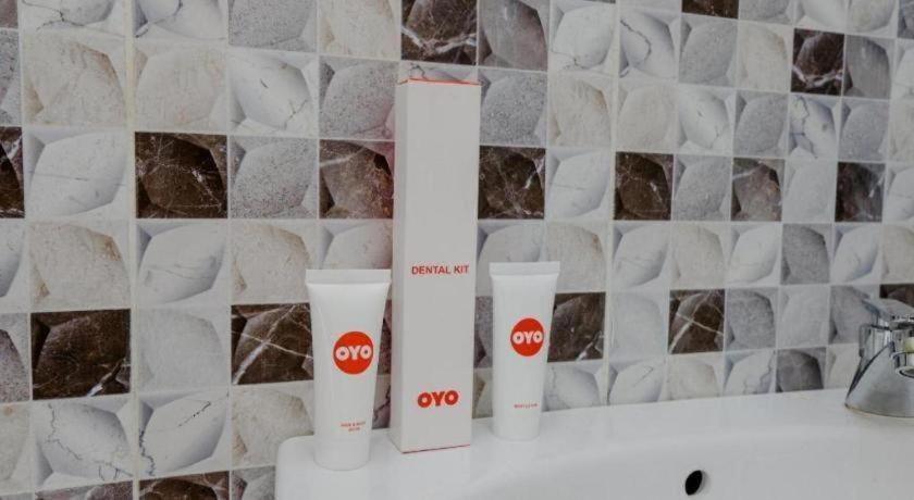 Oyo1475厄玛贾瓦家庭公寓 Jembel 外观 照片